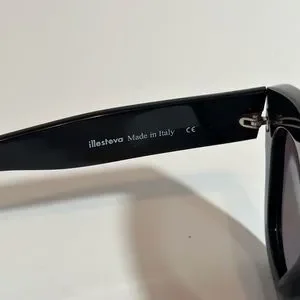 Illesteva Hamilton Sunglasses Size 51-26-145 Made In Italy Illesteva | Accessories | Illesteva Hamilton Sunglasses Size  main image 2